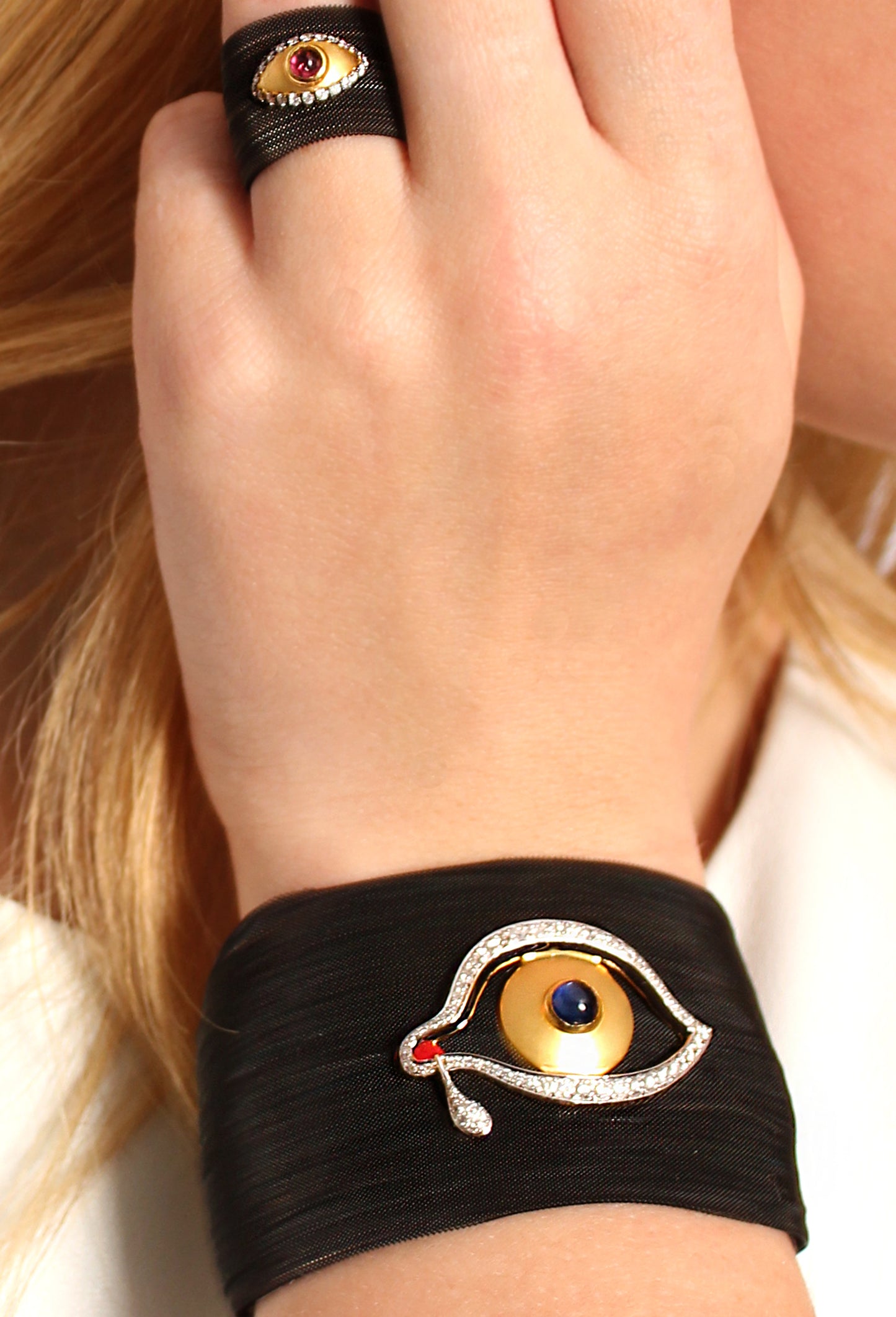 Dali Eye Mesh Bracelet